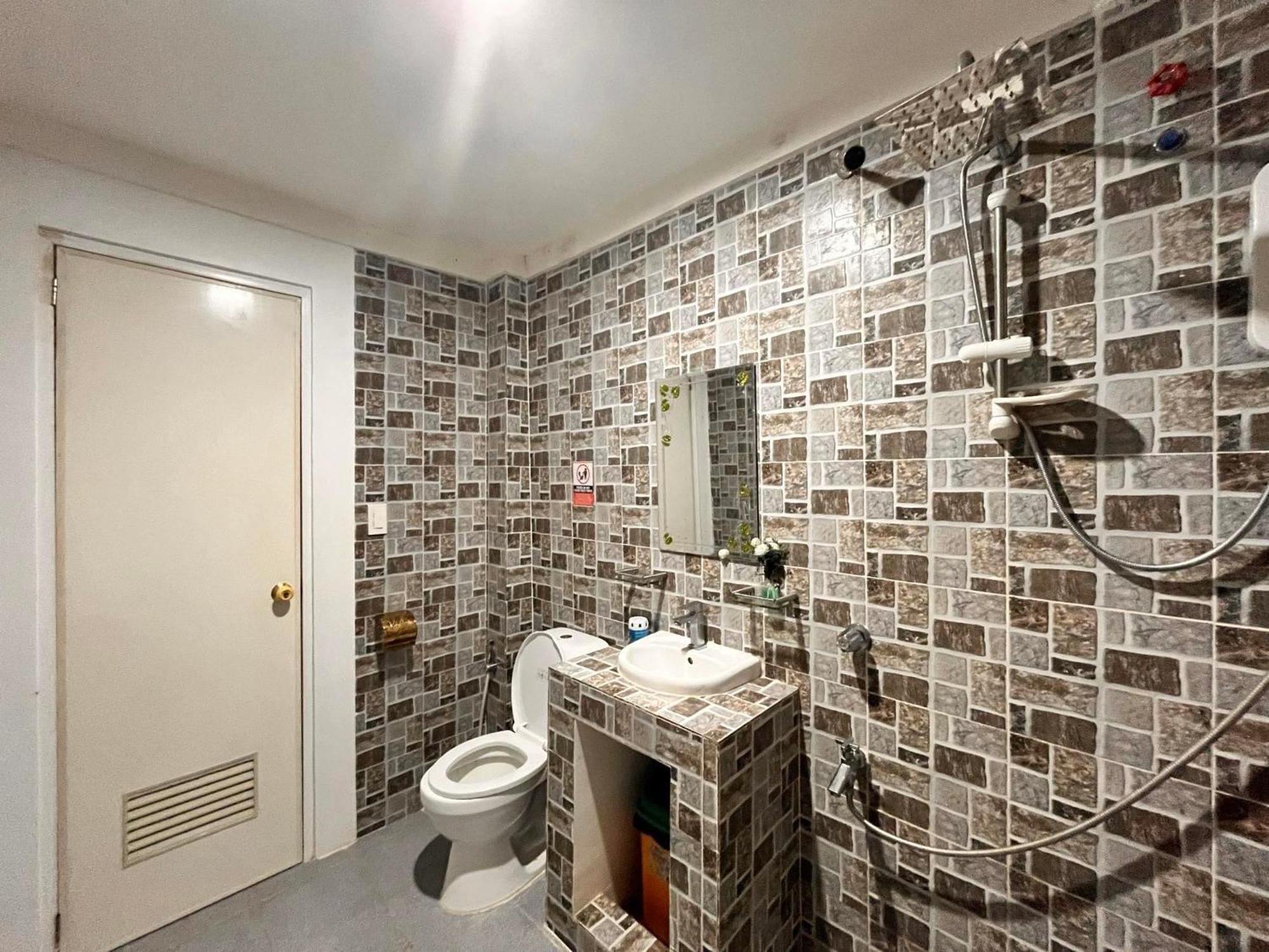 Carandang Tourist Inn Ел Нидо Екстериор снимка